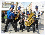 Download Combo Gurilly im Quintett - Rechte Maustaste zum herunterladen.